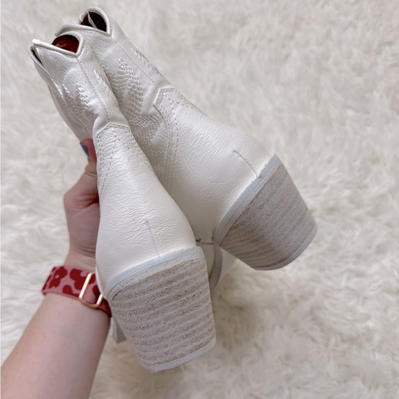 Beast Fashion Adela Western Ankle Boot White Cowgirl Boots White Cowboy Boots - Picture 5 of 7